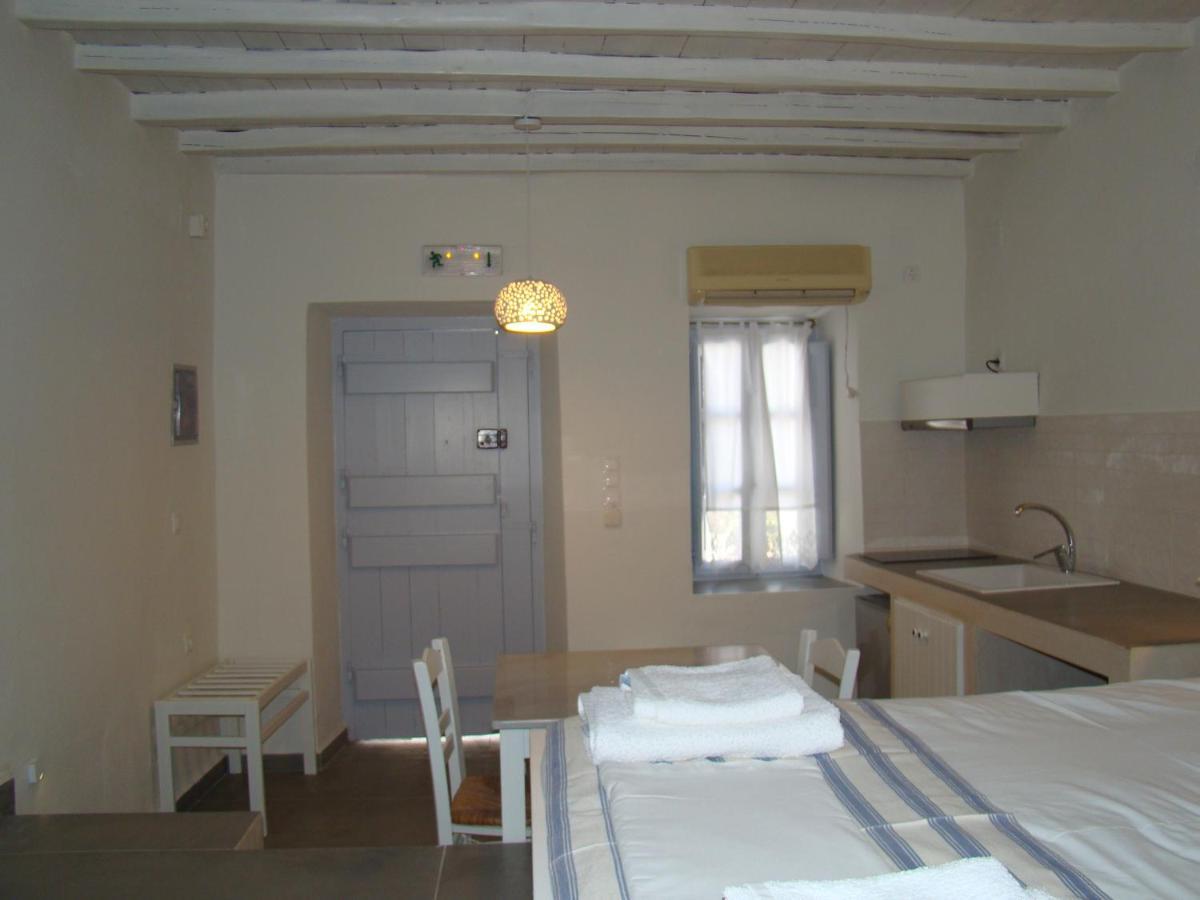 Efi'S Apartments Plaka  Eksteriør bilde